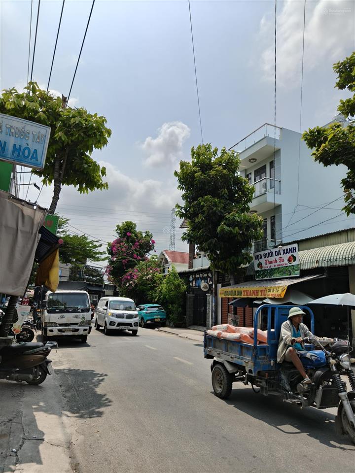 Giảm 2 tỷ bán gấp nhà mặt tiền huỳnh thị hai, quận 12. 5mx25m. 1 trệt 2 lầu. giá  8.5 tỷ