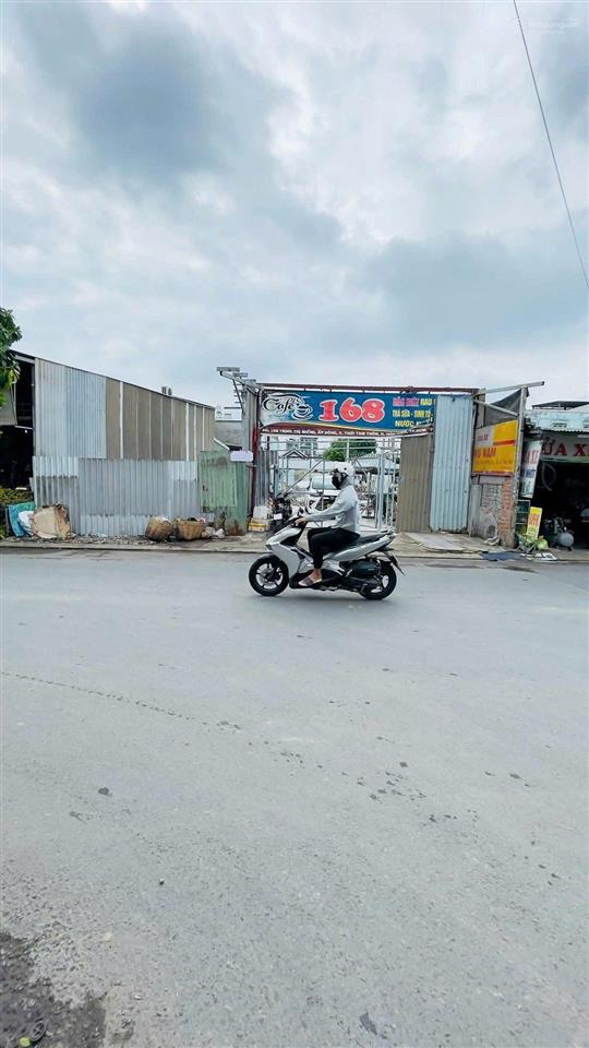 Giảm 4 tỷ cặp đất 10.72m x 38m mặt tiền trịnh thị miếng, thới tam thôn, hóc môn. giá 17 tỷ