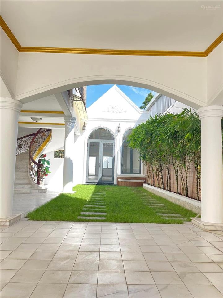 Biệt thự 600m2 mặt tiền bùi văn ngữ, thới tam thôn, hóc môn, giáp quận 12, ngay chợ ba bầu, 35.9 tỷ