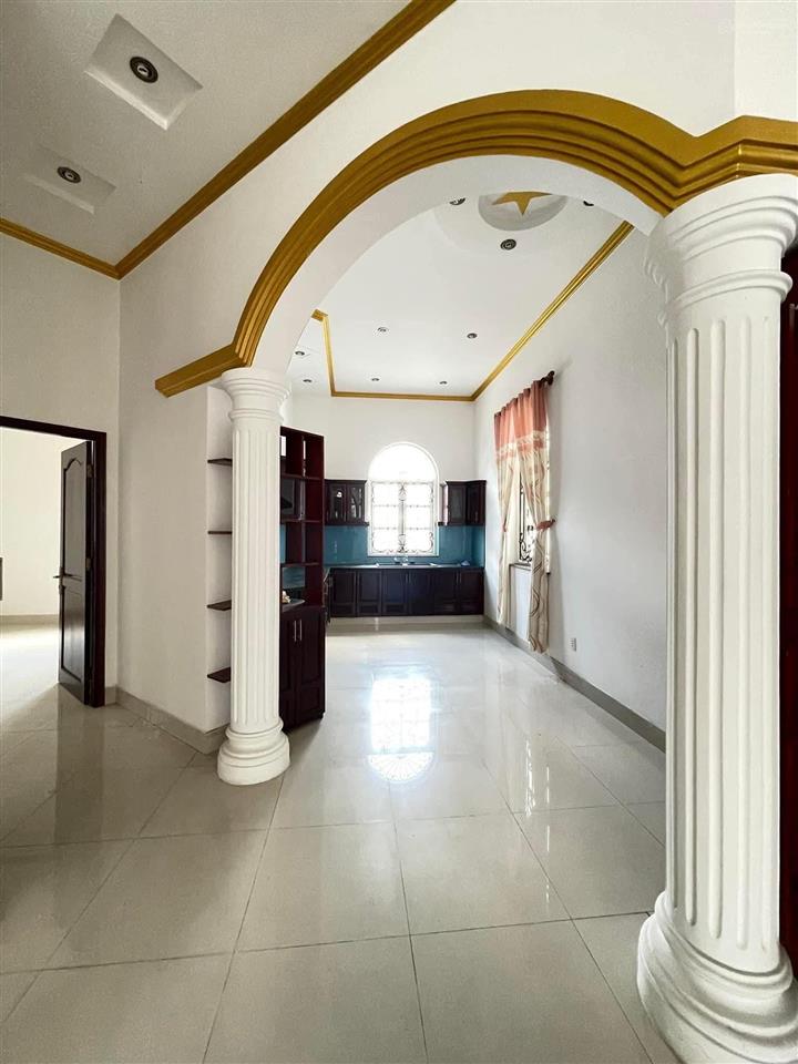 Biệt thự 600m2 mặt tiền bùi văn ngữ, thới tam thôn, hóc môn, giáp quận 12, ngay chợ ba bầu, 35.9 tỷ