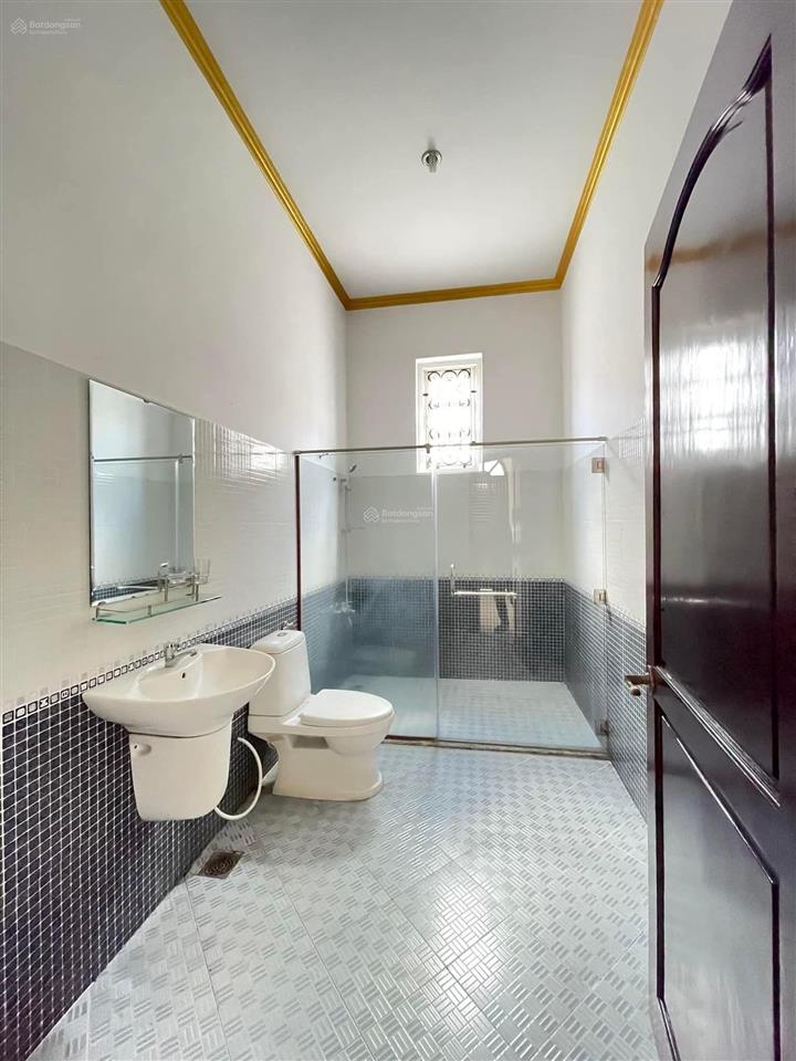 Biệt thự 600m2 mặt tiền bùi văn ngữ, thới tam thôn, hóc môn, giáp quận 12, ngay chợ ba bầu, 35.9 tỷ