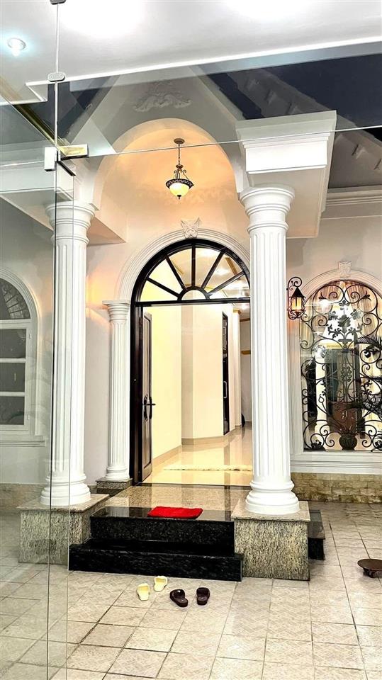 Biệt thự 600m2 mặt tiền bùi văn ngữ, thới tam thôn, hóc môn, giáp quận 12, ngay chợ ba bầu, 35.9 tỷ