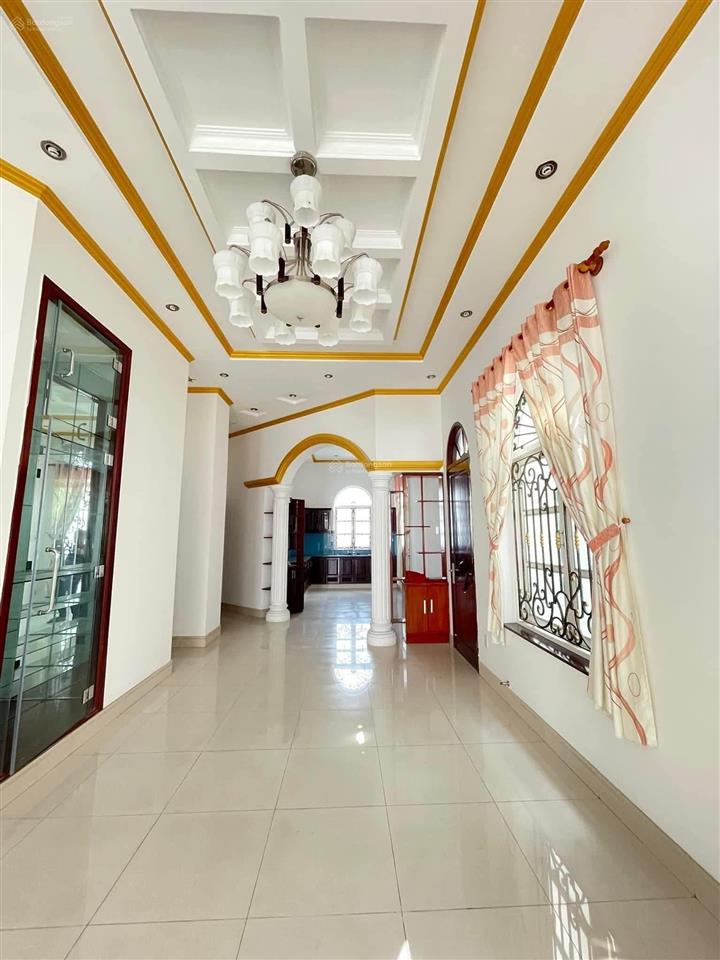 Biệt thự 600m2 mặt tiền bùi văn ngữ, thới tam thôn, hóc môn, giáp quận 12, ngay chợ ba bầu, 35.9 tỷ
