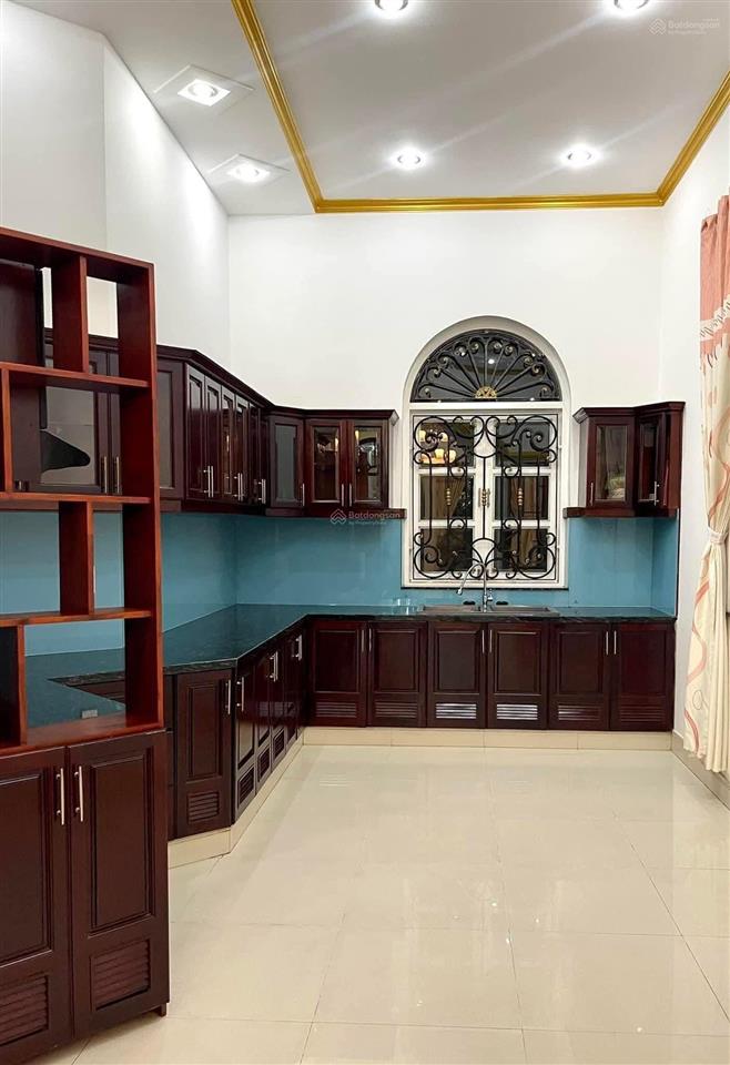 Biệt thự 600m2 mặt tiền bùi văn ngữ, thới tam thôn, hóc môn, giáp quận 12, ngay chợ ba bầu, 35.9 tỷ