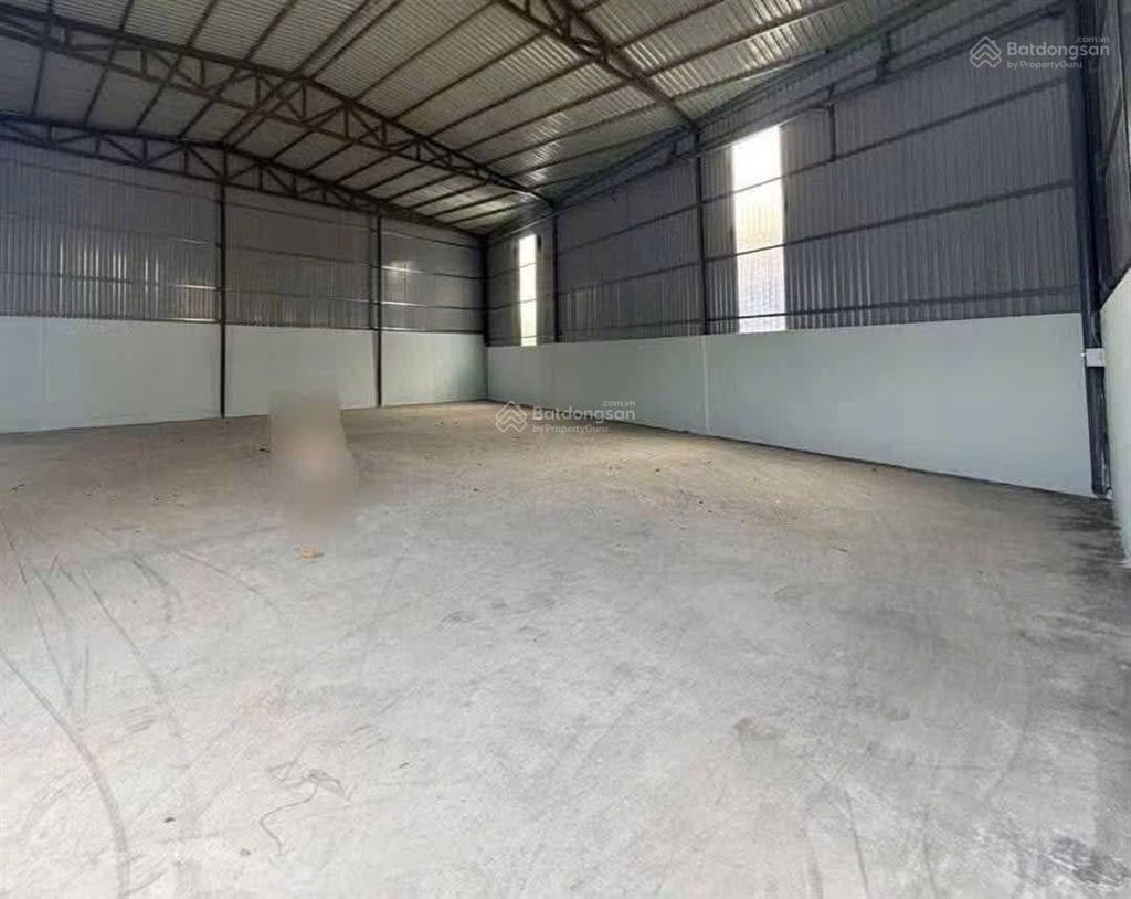 Cho thuê nhà xưởng 400m2 mặt tiền nguyễn thị thảnh, hóc môn, đường xe công, giá 32tr/tháng