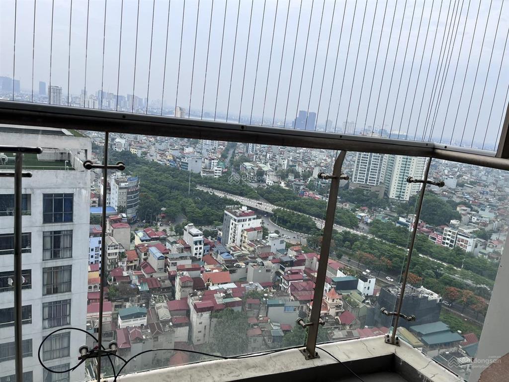 Dành cho người thuê có gu và biết hưởng thụ, căn góc hướng hồ tây chung cư tại tràng an complex