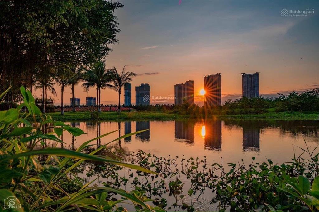 Cần bán căn hộ oasis 3 ngủ 2 wc, ban công đông nam giá 5,** tỷ bao phí  0948 014 ***