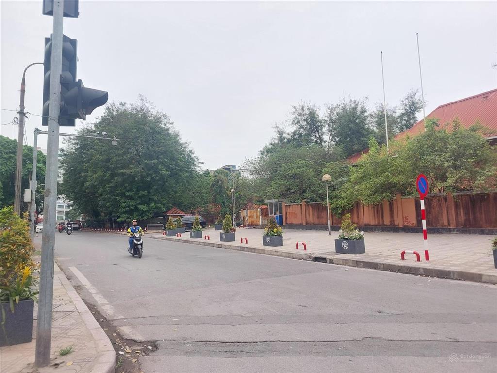Chính chủ cần bán nhà riêng tại ngõ 294 kim mã, 20m ra mặt đường núi trúcđội cấn đang đc mở thông