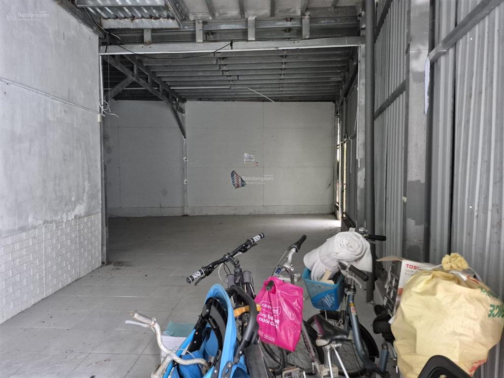 Bán nhà riêng tại cách mạng tháng tám, 3,85 tỷ, 176m2, 2pn, 1wc, hẻm 1m xe máy