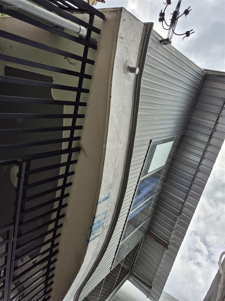 Bán nhà riêng tại cách mạng tháng tám, 3,85 tỷ, 176m2, 2pn, 1wc, hẻm 1m xe máy