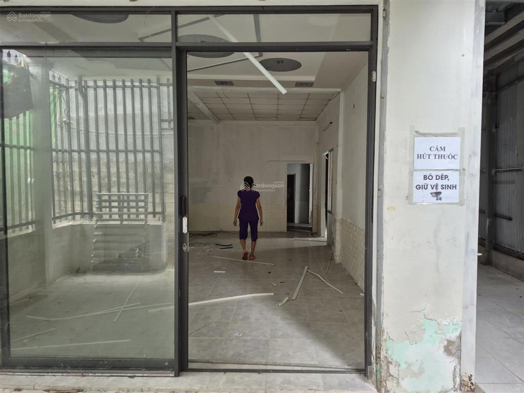 Bán nhà riêng tại cách mạng tháng tám, 3,85 tỷ, 176m2, 2pn, 1wc, hẻm 1m xe máy