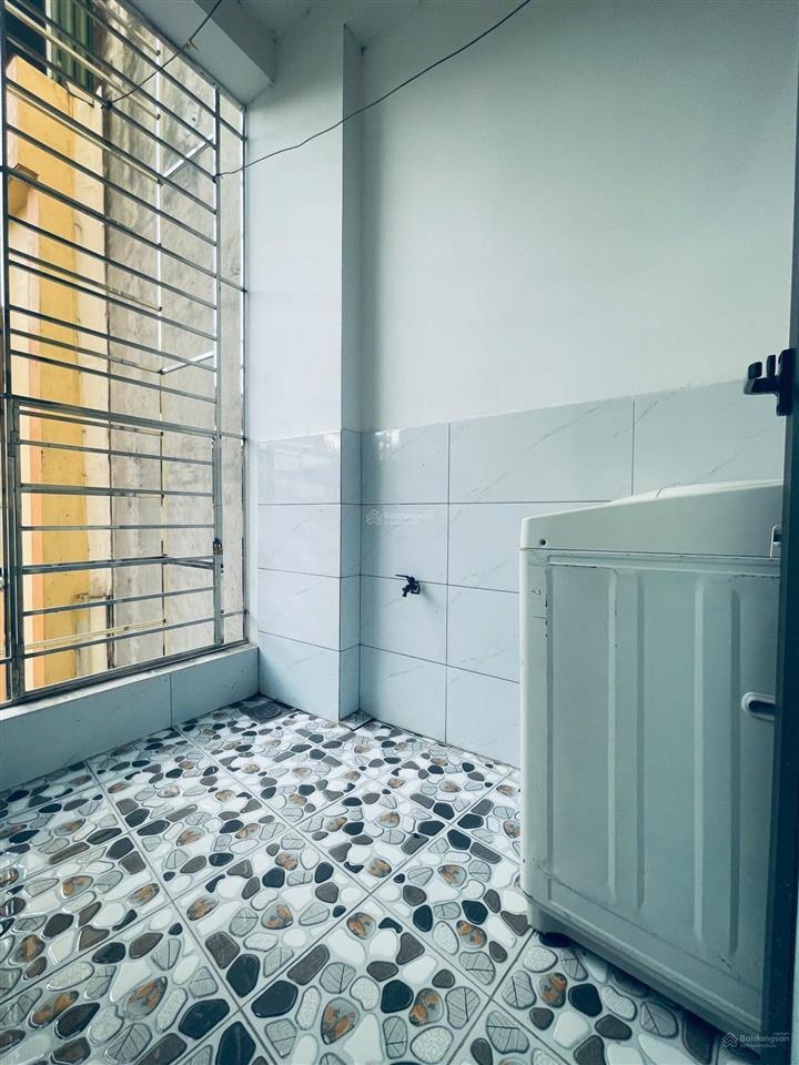 Cho thuê phòng thiết kế 1k1n  ban công rộng  phòng cửa sổ to thoáng sáng  150m ra kđt the manor