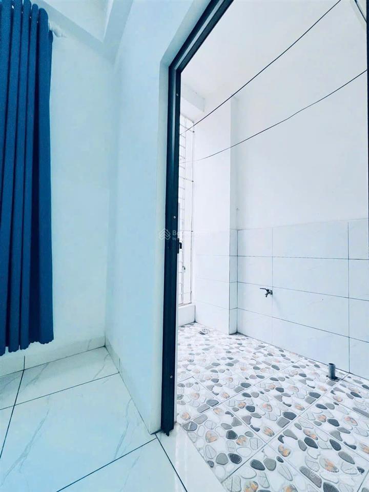 Cho thuê phòng thiết kế 1k1n  ban công rộng  phòng cửa sổ to thoáng sáng  150m ra kđt the manor