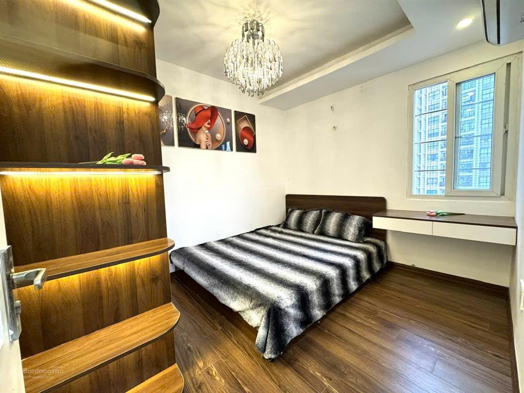 Bán căn hộ nguyễn khánh toàn 50m2, 2pn, full đồ, giá 2,3 tỷ