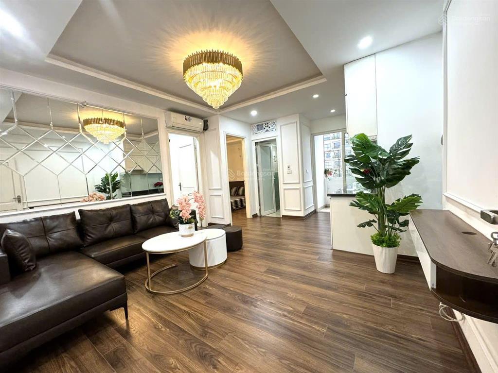Bán căn hộ nguyễn khánh toàn 50m2, 2pn, full đồ, giá 2,3 tỷ