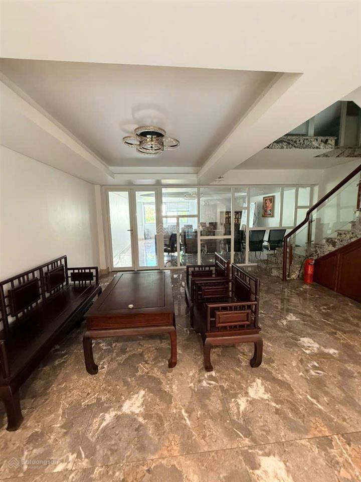Bán nhà mt hoàng quốc việt quận 7, thiết kế hiện đại  kinh doanh đa ngành nghề.giá chỉ 22 tỷ 200tr