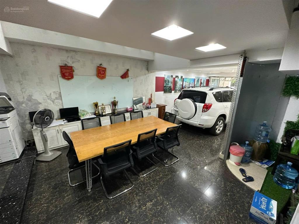 Cho thuê nhà phố kdc phú mỹ q7, thiết kế văn phòng, dts gần 400m2, giá chỉ 35tr/th.  0932 334 ***