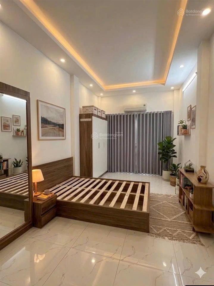 Cho thuê cc 3pn, 2wc, 81m2 giá 11 triệu tại trần phú, mỗ lao, hà đông