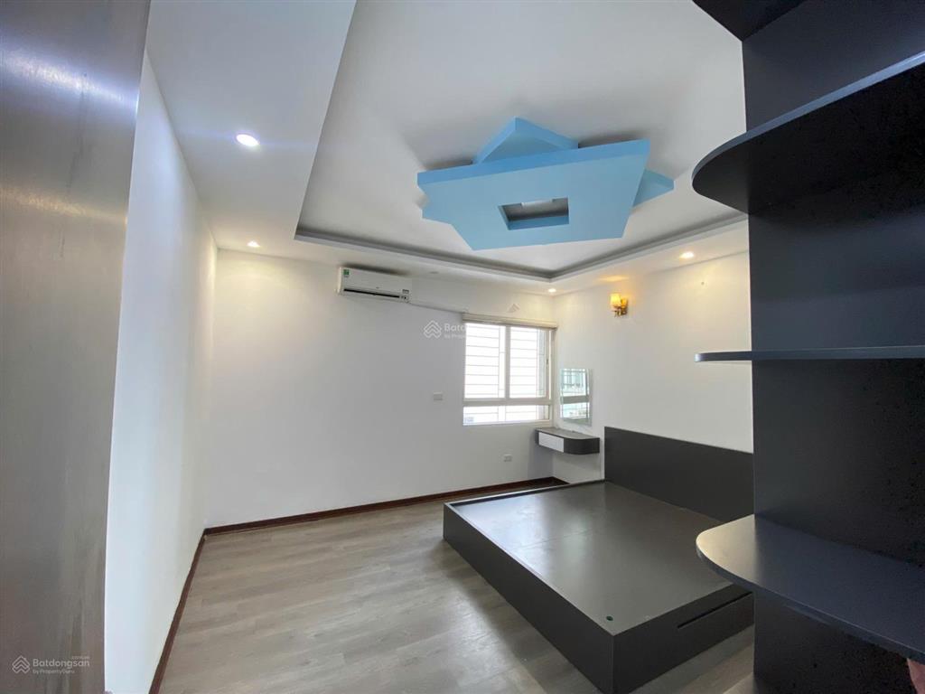 Bán gấp căn hộ 3pn, 2vs full nội thất, dt 100m2 tại tòa ct1 khu đô thị văn khê, giá 4,999 tỷ vnd