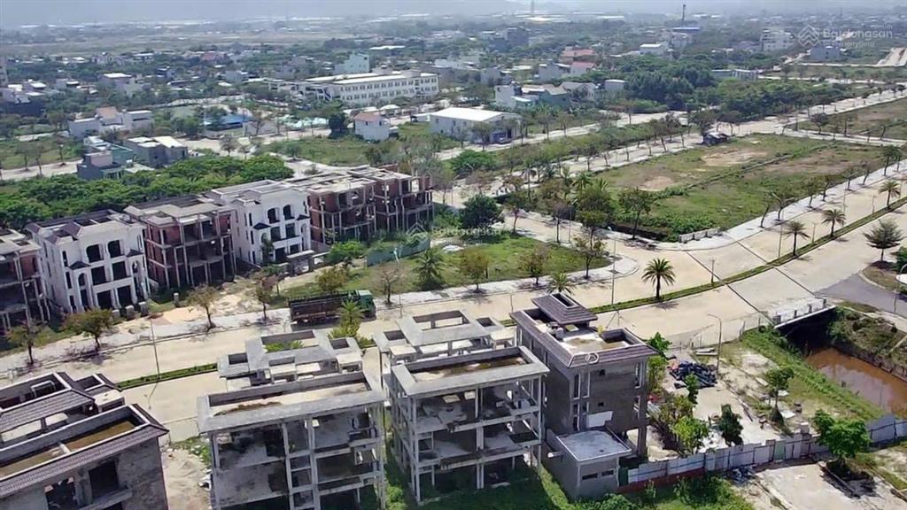 Lô đất hoa hậu đối diện công viên a1 golden hill 130m2 hướng đông bắc giá chỉ 4 tỷ 1
