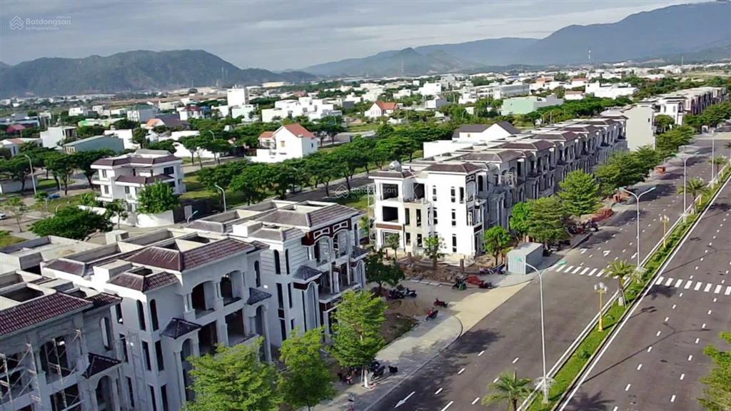 Lô đất hoa hậu đối diện công viên a1 golden hill 130m2 hướng đông bắc giá chỉ 4 tỷ 1