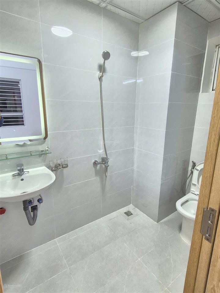 Bán nhanh, căn góc tầng trung tòa ct2 xa la, 64m tk 2pn, 2vs, sổ đỏ, full nt đẹp