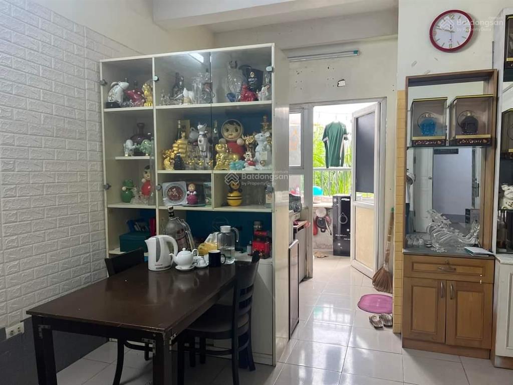 Bán căn góc siêu thoáng tòa ct4 xa la, 70m2 tk 2pn, 2vs, sổ đỏ.  0378 884 ***