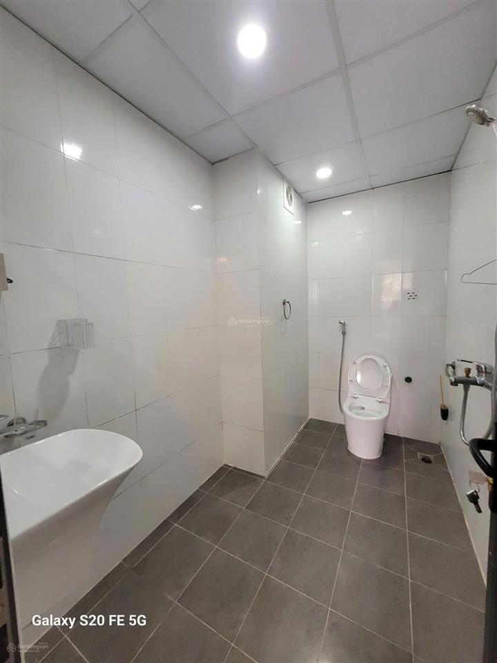 Bán nhanh căn góc tòa ct1 xa la dt 100m2 tk 3pn, 2vs, sổ đỏ lâu dài. giá chỉ 5,75 tỷ có tl