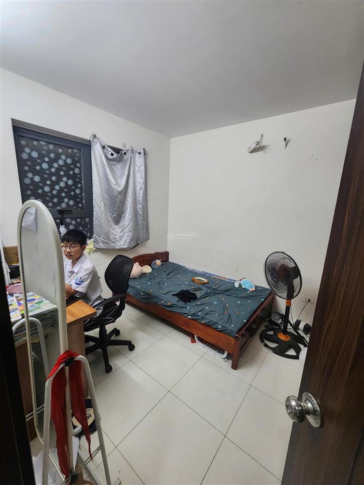 Chính chủ gửi bán căn hộ tòa the vesta, phú lãm, 56m2 tk 2pn, 2vs, sổ đỏ sang tên luôn