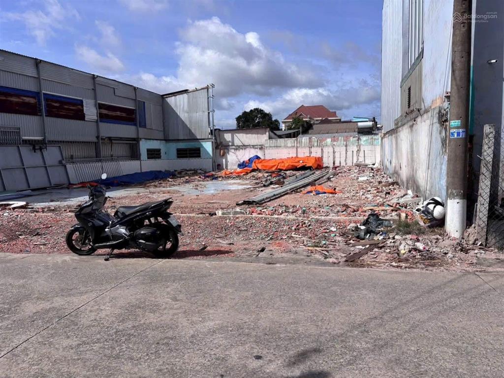 Đất mặt tiền ngay ql22 vào 200m. sổ riêng 2 tỷ có thương lượng