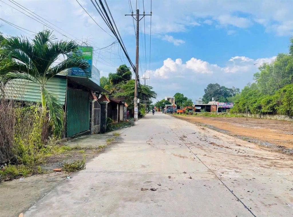 Đất ngộp ra gấp. ngay thị trấn 110m2 full thổ giá hơn 1 tỷ thương lượng chủ
