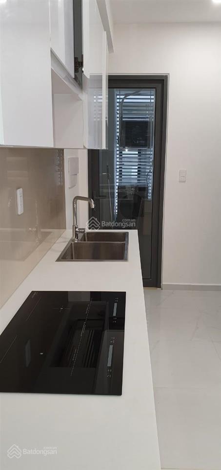 Căn 2pn precia giá 5,7 tỷ, tầng trung  có sổ, căn góc rộng view thoáng 0704 589 ***