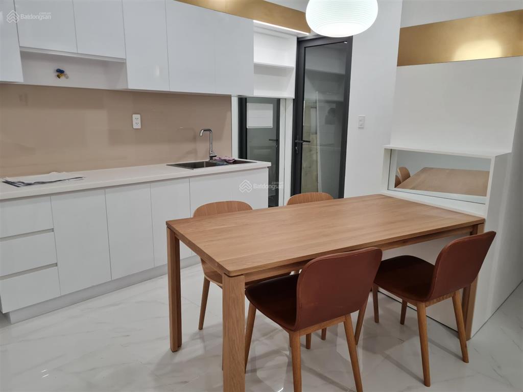 Căn 2pn precia giá 5,7 tỷ, tầng trung  có sổ, căn góc rộng view thoáng 0704 589 ***