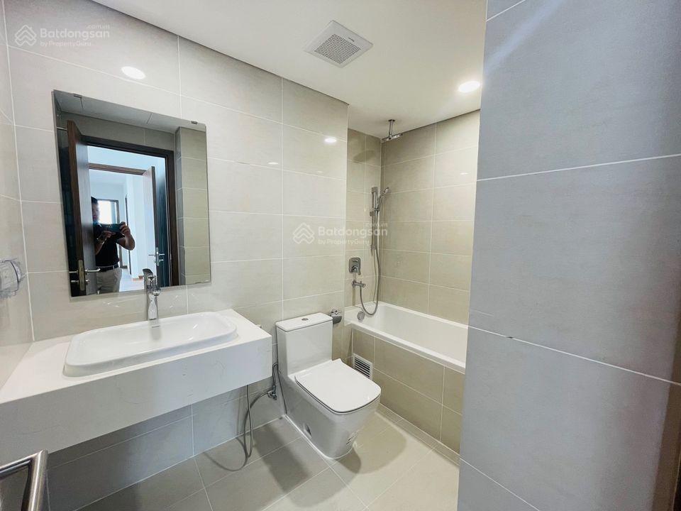 Bán căn hộ 2pn eco green nguyễn văn linh q7. giá 6 tỷ  có nt, đã có sổ.  0704 589 ***