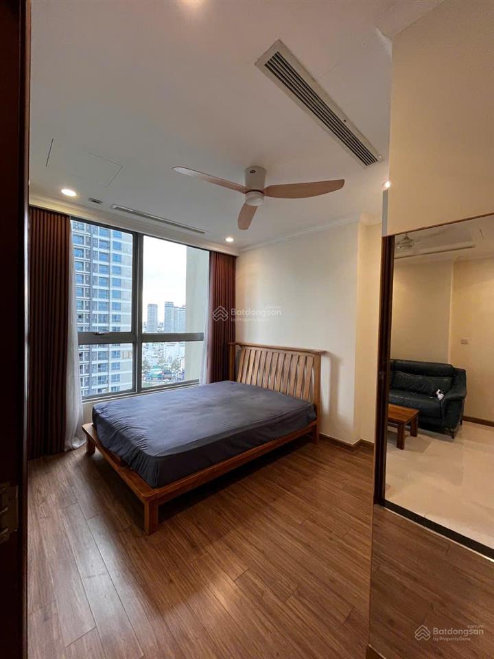 Cho thuê vinhomes central park  sống chuẩn thượng lưu trong căn 2pn full nội thất cao cấp