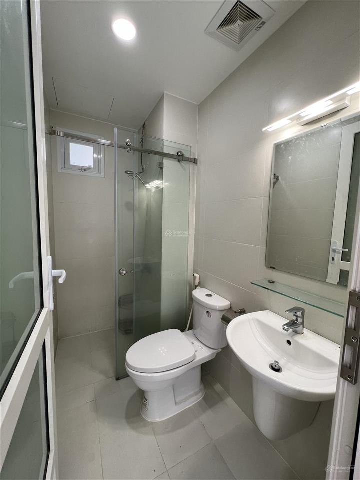 Cho thuê lavita charm 2pn rất rộng rất rẻ 68m2 10tr thuận tiện đi lại ngay metro  0931 866 ***