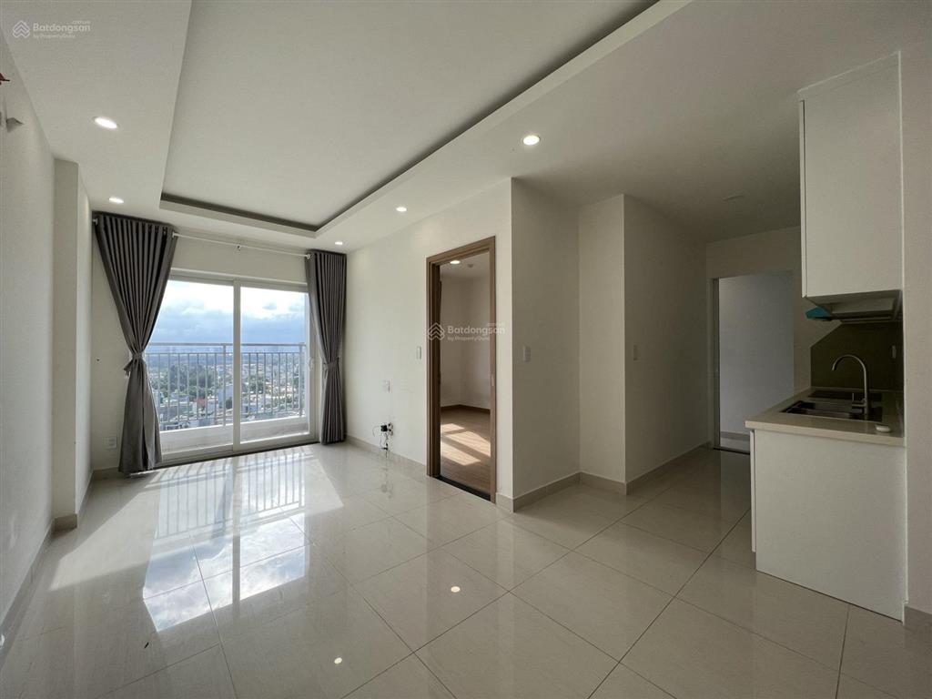 Cho thuê lavita charm 2pn rất rộng rất rẻ 68m2 10tr thuận tiện đi lại ngay metro  0931 866 ***