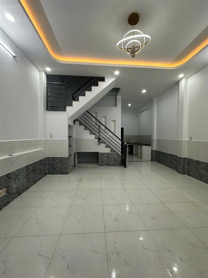 Giá nhỉnh 3 tỷ, có ngay nhà 1 trệt 1 lầu, có 3pn,  sổ hồng riêng tại xuân thới đông, hóc môn