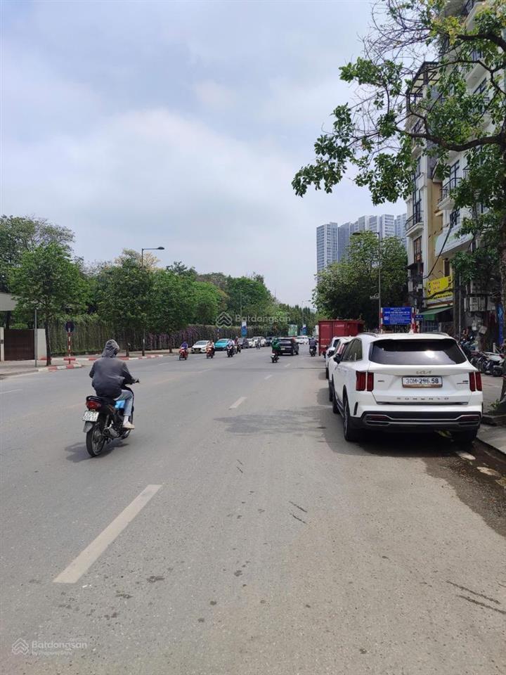 Nhà rẻ! tòa nhà vp mp miếu đầm, đối diện marriot, 120m, 6t, thang máy, vỉa hè rộng, đỗ xe thoải mái