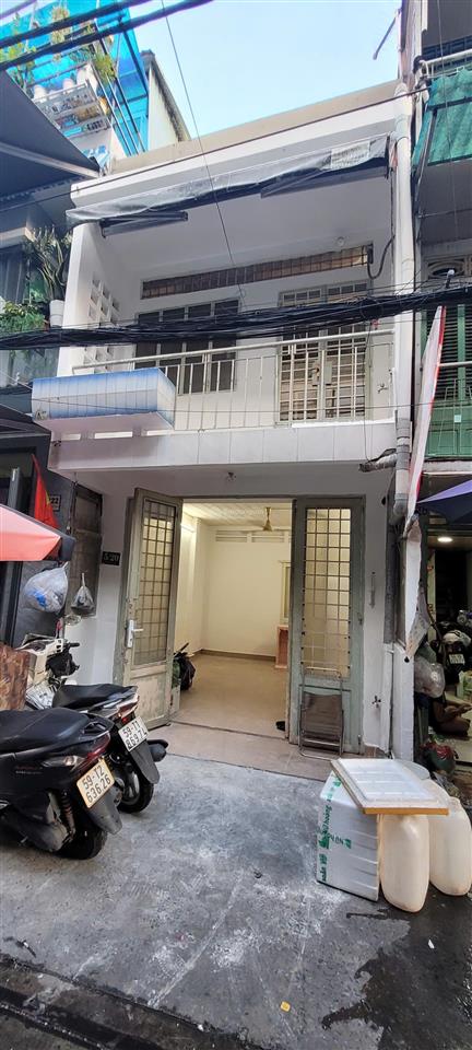Nhà hẻm 8 mét khu trung tâm quận 1