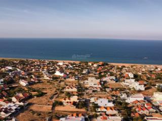 Lô góc 2 mặt tiền đẹp, cách bãi biển chỉ 150m, giá 11tr/m2