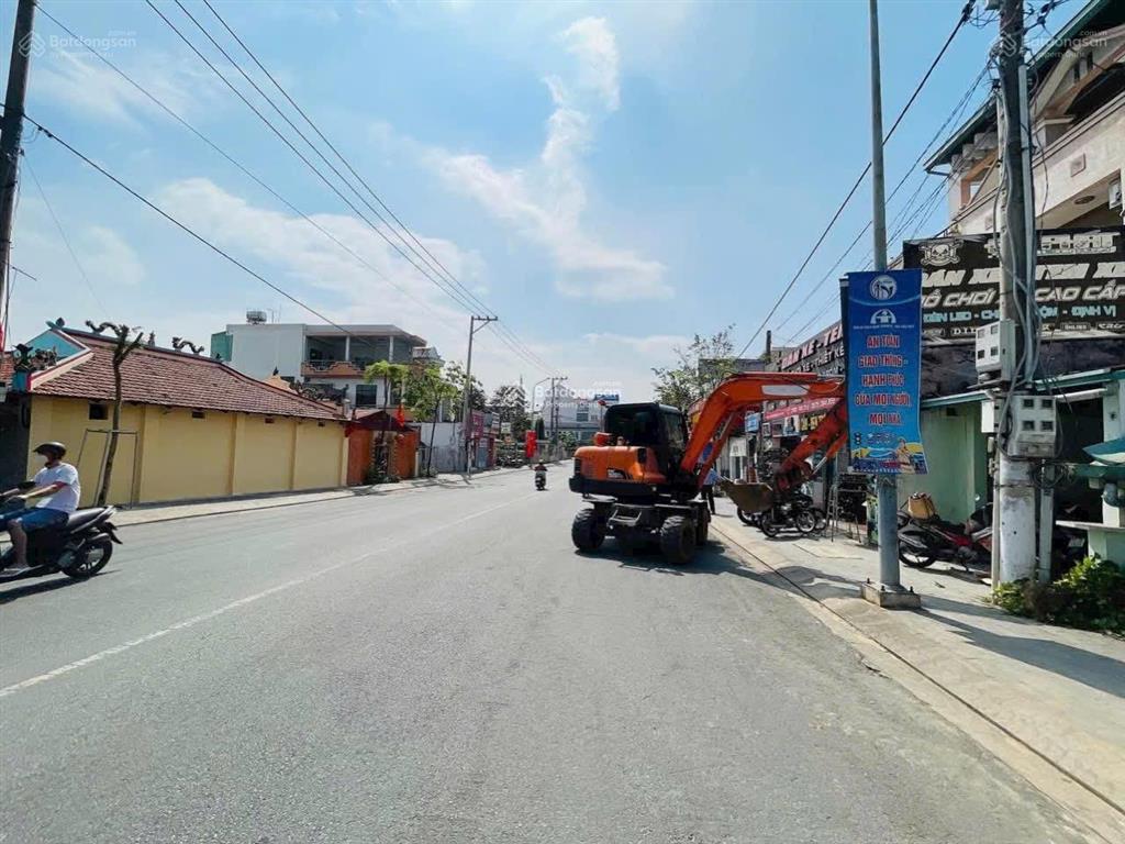 Chỉ 10,8 tỷ mặt tiền cmt8, phường phú cường, vị trí kinh doanh, giá tốt. đường cách mạng tháng tám