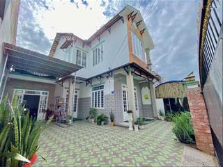 Nhà phú hoà 10x18m. 1 trệt 1 lầu nội thất đầy đủ, đã hoàn công đường oto sân 2 oto phường phú hòa