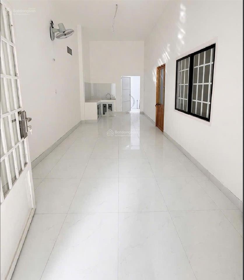 12ty9 nhà 1 trệt 1 lầu mặt tiền đường lê hồng phong  vị trí đắc địa ngay ngã 4 đường lê hồng phong