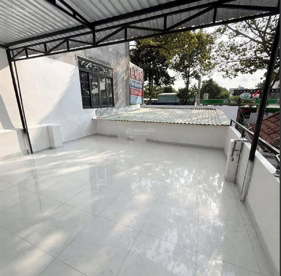 12ty9 nhà 1 trệt 1 lầu mặt tiền đường lê hồng phong  vị trí đắc địa ngay ngã 4 đường lê hồng phong
