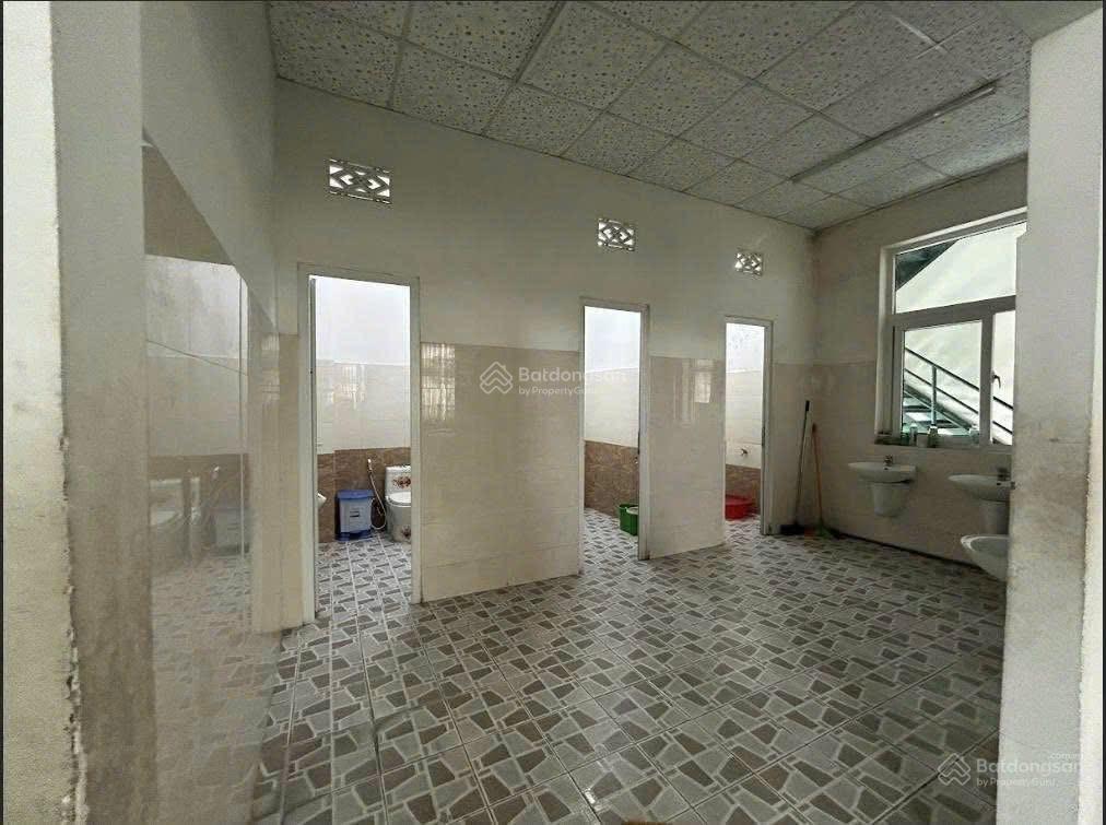 Bán toà nhà vip mặt tiền hồ văn cống
chủ đang ngộp cần bán gấp từ 28 tỷ hạ còn 21 tỷ 6
toà nhà văn