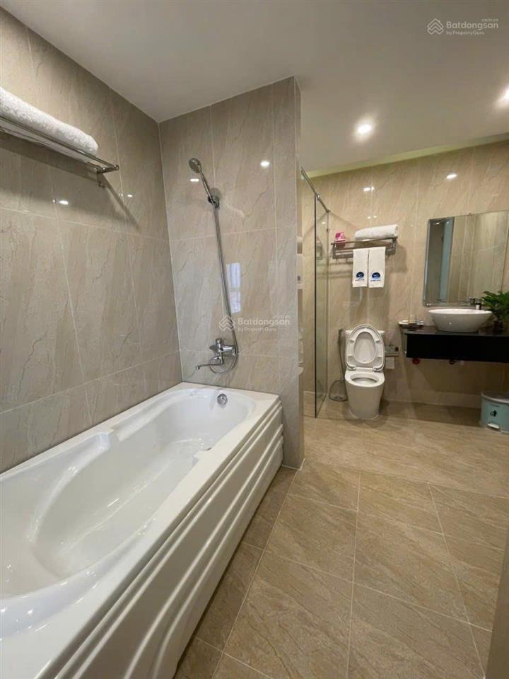 Khách sạn trung tâm thủ dầu một, dòng tiền 1.2 tỷ/năm đường nguyễn hữu cảnh, phường phú thọ,