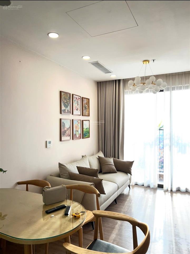 Cho thuê căn 3 ngủ toà sp sky oasis tầng 9 chính chủ (toà cao cấp phân khu) full nội thất