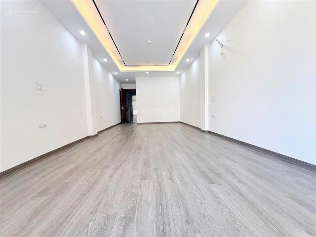 Chính chủ bán nhà mặt phố hàng gà  vị trí vàng phố cổ hoàn kiếm  mặt tiền rộng 5m  sổ đỏ