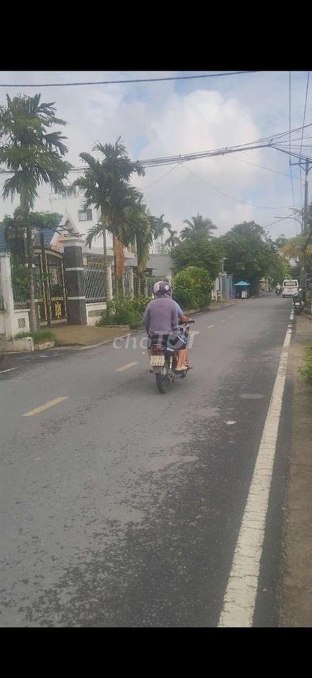 đất mặt tiền thổ cư
